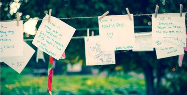 Livre d'or du mariage sur un post-it